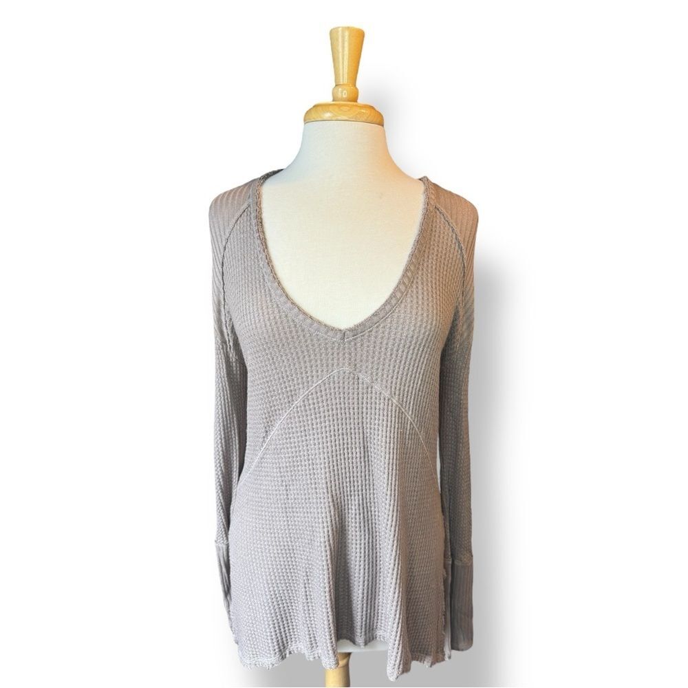 Free People Taupe Waffle Knit Deep V-Neck Top Oversized Thermal Size Small